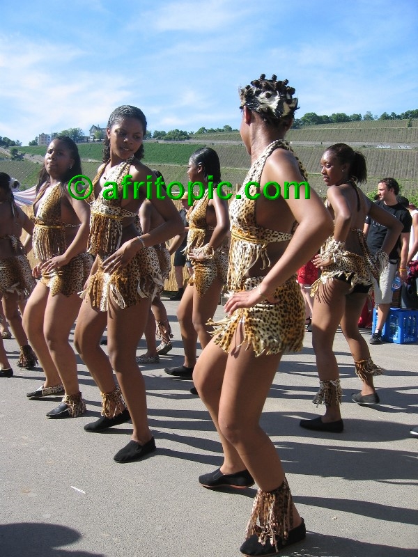 ../Images/AfricaFestival-27-28May05 082.jpg